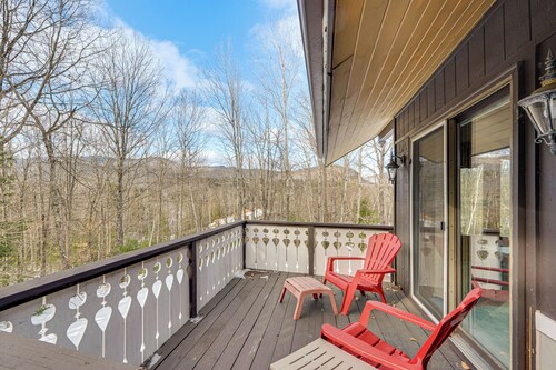 4 Mi to Slopes! Bartlett Ski Getaway w/ Mtn Views