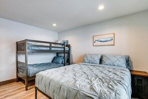 House (5 Bedrooms) | Interior