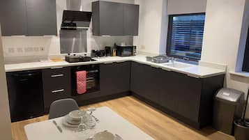Apartment, 1 Double Bed, Non Smoking | Private kitchen