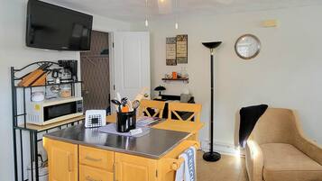 Apartment (0 Bedroom) | Interior