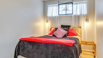 Apartment (0 Bedroom) | Interior