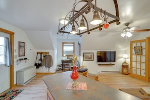 Interior - Explore Nature & History! Getaway Near Gettysburg (Orrtanna)