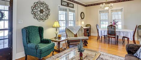 House (3 Bedrooms) | Interior