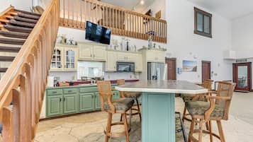 House (6 Bedrooms) | Interior