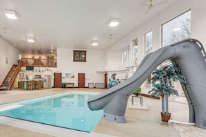 House (6 Bedrooms) | Interior