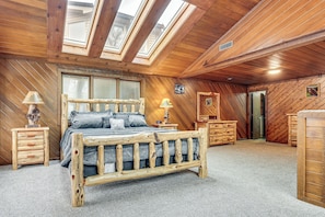 House (6 Bedrooms) | Interior