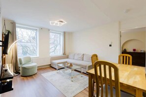 Living area - 1 Bed Room flat near center (LONDON, Greater London)