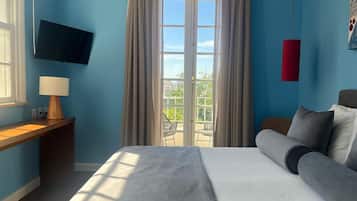 Standard Suite, Balcony, City View | Iron/ironing board (on request), WiFi (free)