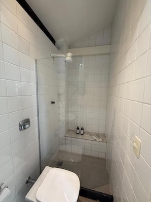 Bungalow cơ bản, quang cảnh thành phố | Phòng tắm