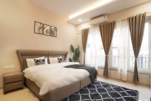 Five Door Retreat 5BHK - Dehradun by Homeyhuts