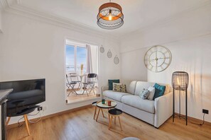 TV, offices - Superb apartment in the Haut Marais (Paris)