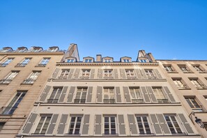 Exterior - Superb Apartment Louvre Museum / Saint Honoré (Paris)