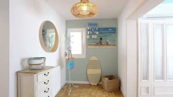 Apartment, 3 Bedrooms, City View | Interior