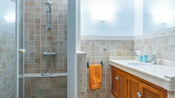 Chalet, 3 Bedrooms, Smoking, Patio | Bathroom