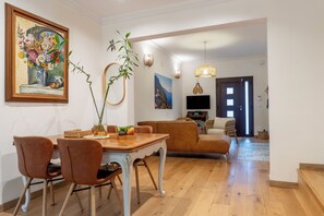 Chalet, 3 slaapkamers, roken, patio | Woonkamer