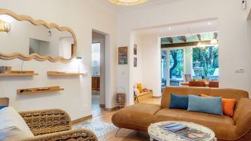 Chalet, 3 Bedrooms, Smoking, Patio | Living room