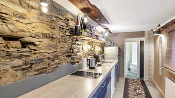 Réfrigérateur, plaque de cuisson, lave-vaisselle, cafetiÚre/bouilloire