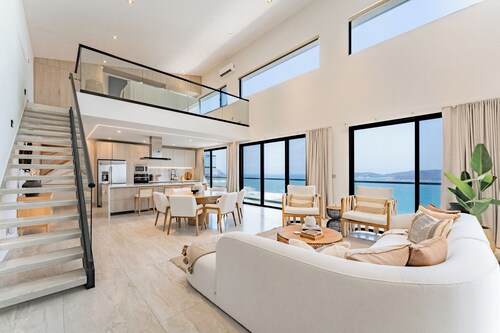 Oceanview Penthouse Escape at Paradise Cove