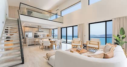 Oceanview Penthouse Escape at Paradise Cove