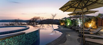 Stunning Oceanview Penthouse at Paradise Cove