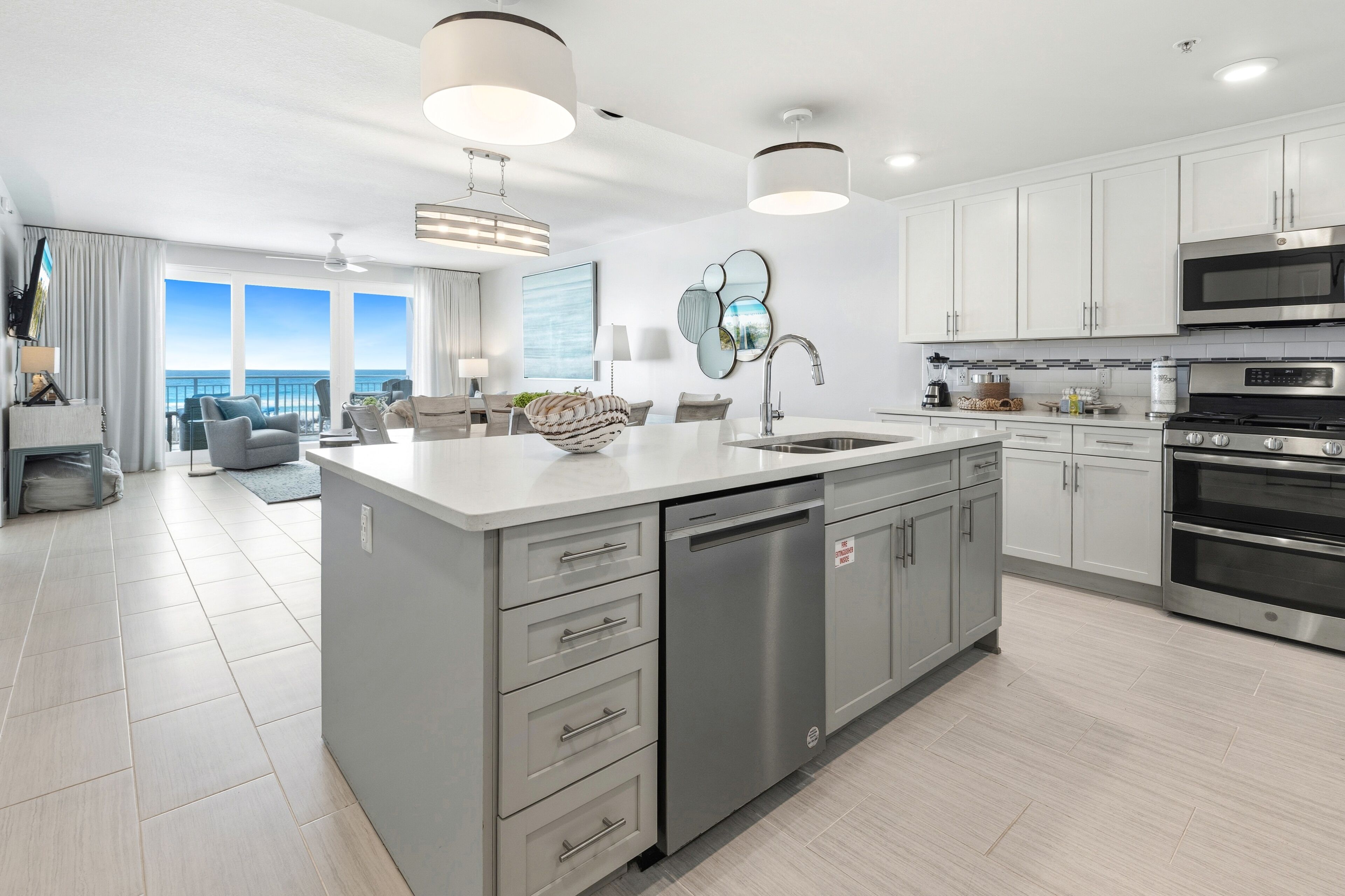 Condo, 4 chambres | Cuisine privée | Réfrigérateur, un four, cafetière-théière, grille-pain