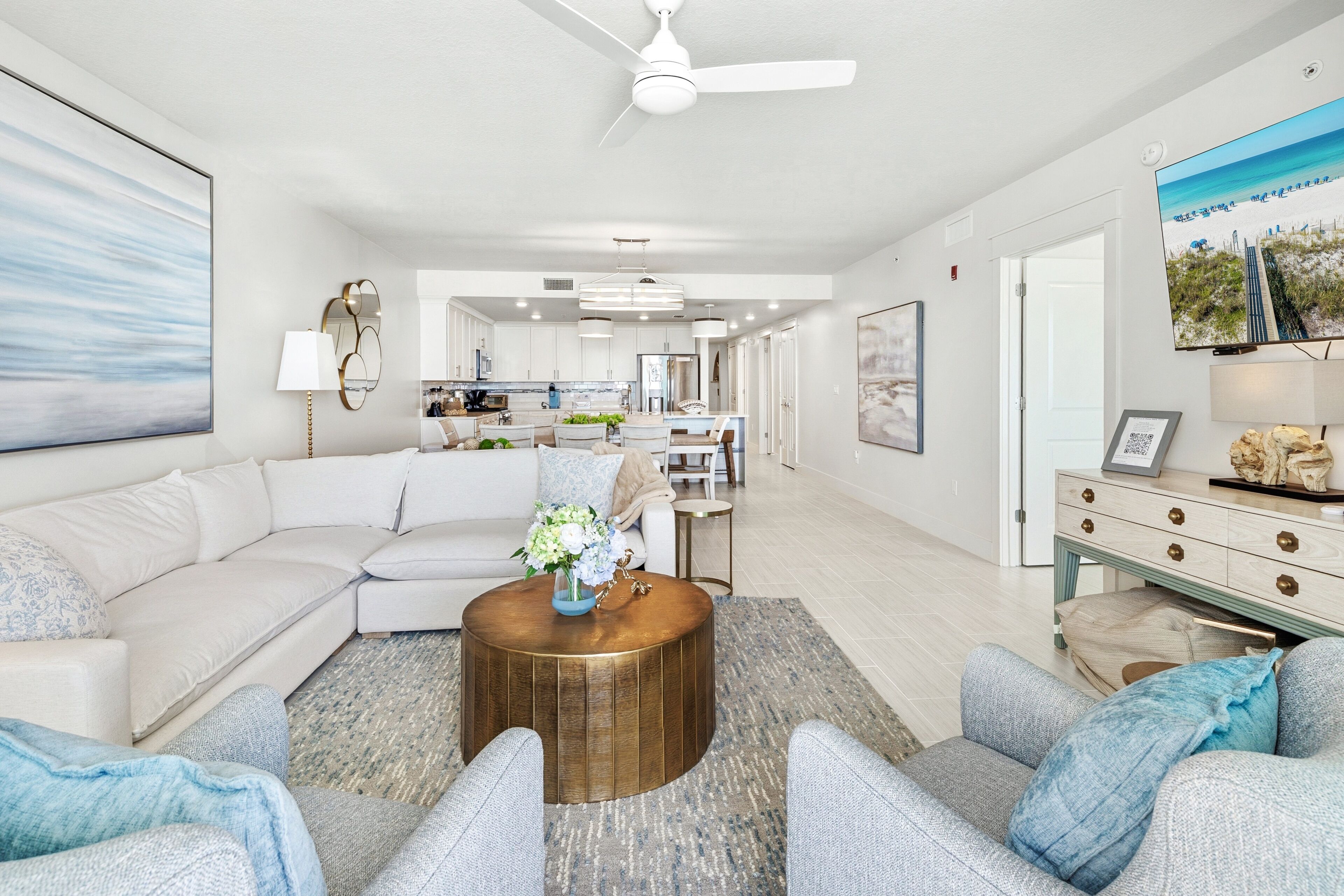 Condo, 4 quartos | Área de estar