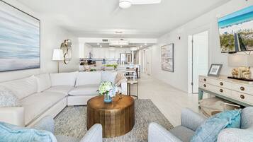 Condo, 4 quartos | Área de estar
