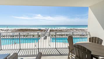 Condo, 4 Bedrooms | Outdoor dining