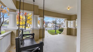 House, 4 Bedrooms | Terrace/patio