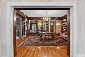 House, 4 Bedrooms | Interior - The Spalding House Comfort In Visalia 4 Bdrm Home Pets OK! (Visalia)