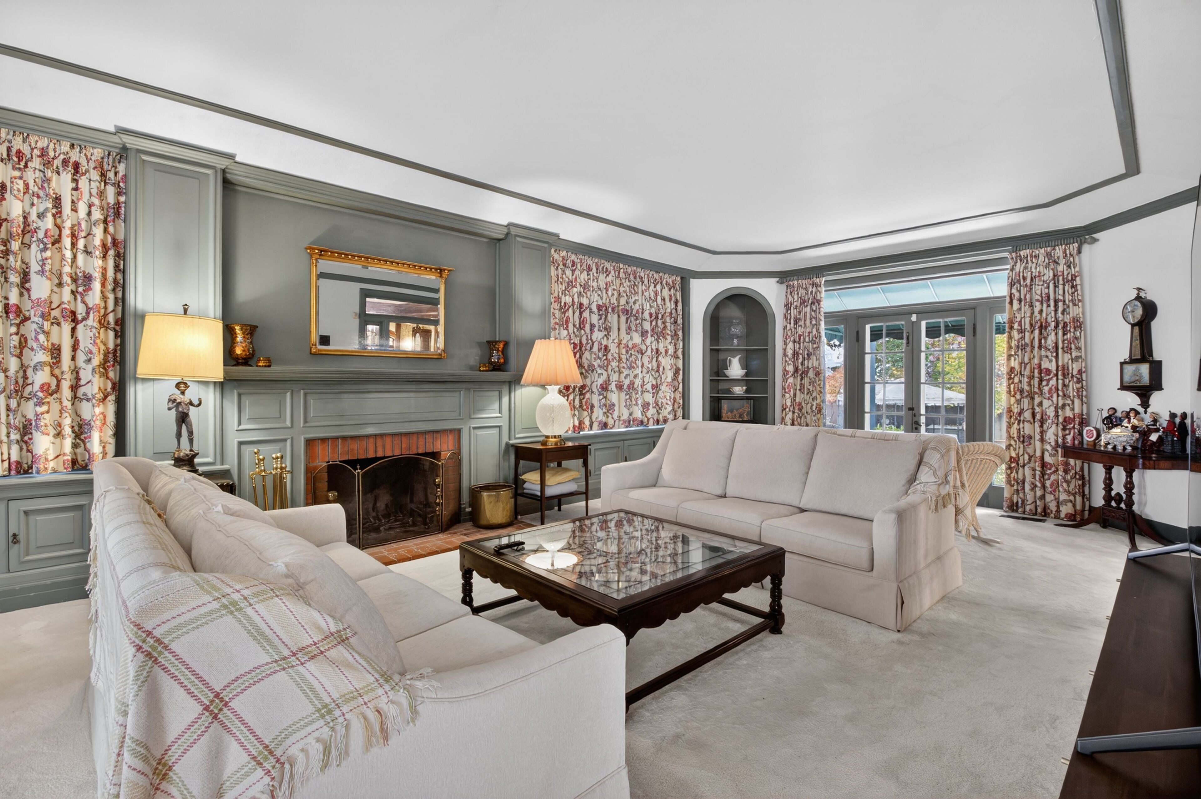 House, 4 Bedrooms | Living area | Smart TV, streaming services