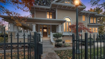 House, 4 Bedrooms | Exterior