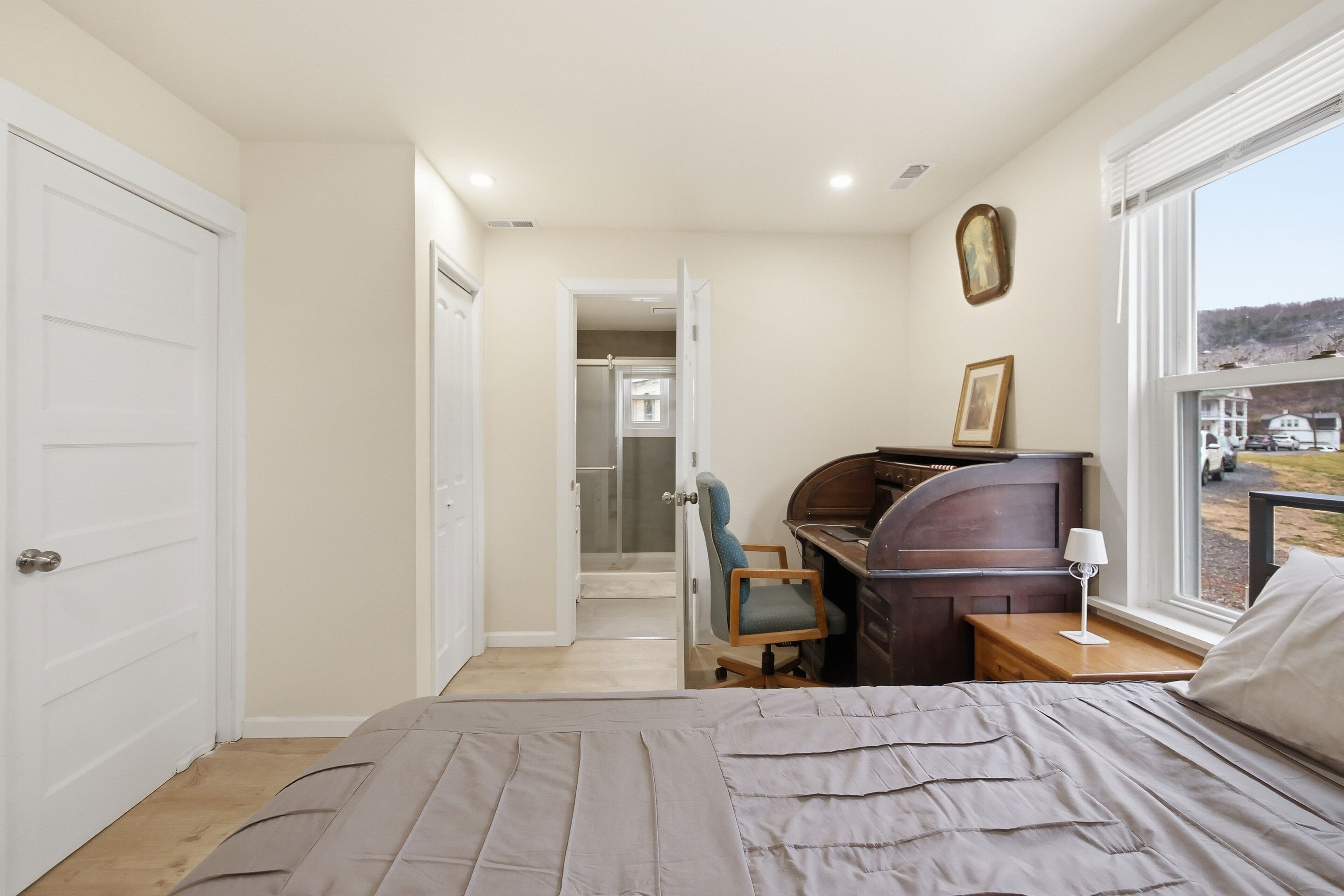 4 habitaciones, espacio para trabajar con laptop y wifi gratis 