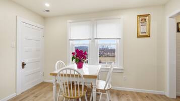 Casa, 4 habitaciones | Restaurantes