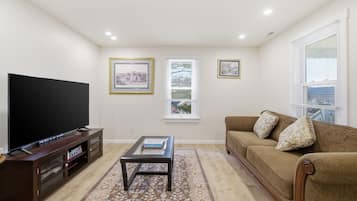 Maison, 4 chambres | Coin séjour | TV connectée, services de streaming