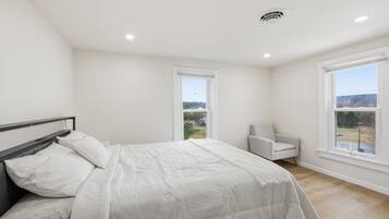 House, 4 Bedrooms | 4 bedrooms, laptop workspace, free WiFi