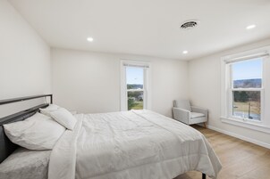 Casa, 4 quartos | 4 quartos, espaço de trabalho para notebook, Wi-Fi de cortesia