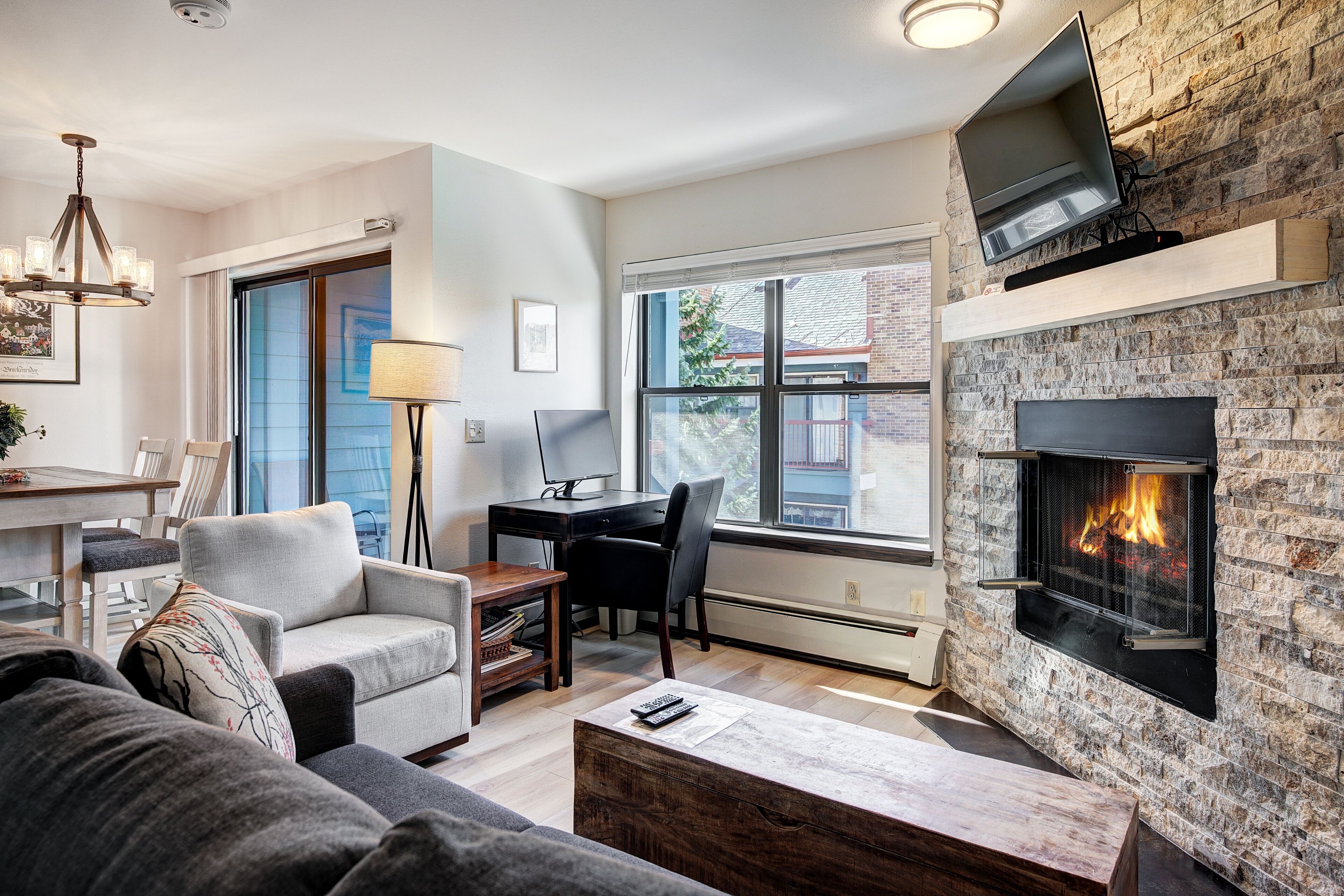 Apartamento, 1 habitación | Zona de estar | Una Smart TV