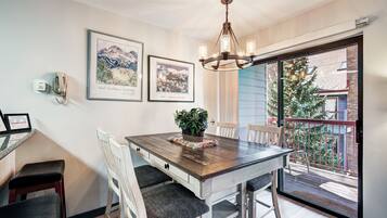 Condo, 1 habitación | Restaurantes