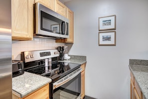 Condo, 1 Bedroom | Private kitchen | Fridge, oven - Steps to Mountain & Main St- 1 Bedroom 1 Condo (Breckenridge)