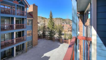 Condo, 1 Bedroom | Property grounds