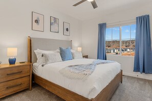 Stadtwohnung, 4 Schlafzimmer | 4 Schlafzimmer, laptopgeeigneter Arbeitsplatz, Bügeleisen/Bügelbrett