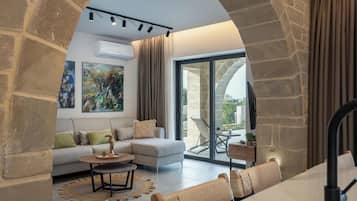 Vila | Área de estar | Smart TV 50 polegadas com canais via satélite, Netflix