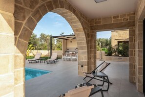 Villa | Outdoor dining - Golden Silence (Platanias)