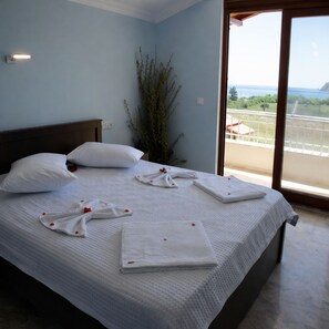 Deluxe Room, Multiple Beds, Balcony, Sea View | Premium bedding, free WiFi, bed sheets - Emir Palas Hotel (Koycegiz)
