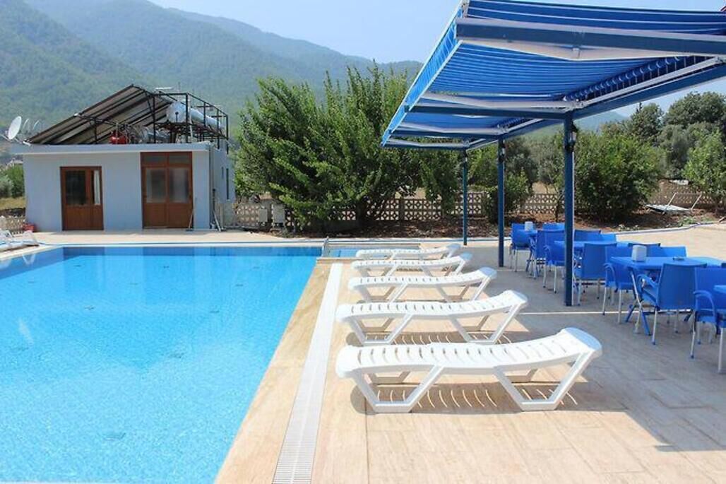 حمّام سباحة خارجي موسمي