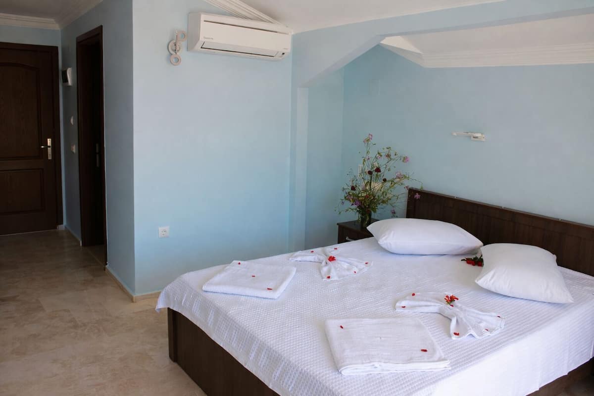 Premium bedding, free WiFi, bed sheets