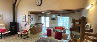 12-person house near Puy du Fou with garden and swimming pool