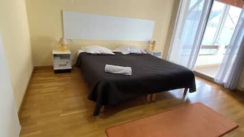 Fer et planche Ă repasser, Wi-Fi, draps fournis