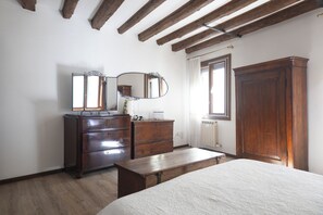 Internet, bed sheets - SAN LUCA 1836 APARTMENT IN THE HEART OF VENICE BETWEEN RIALTO BRIDGE AND SAN MARCO (Venezia)
